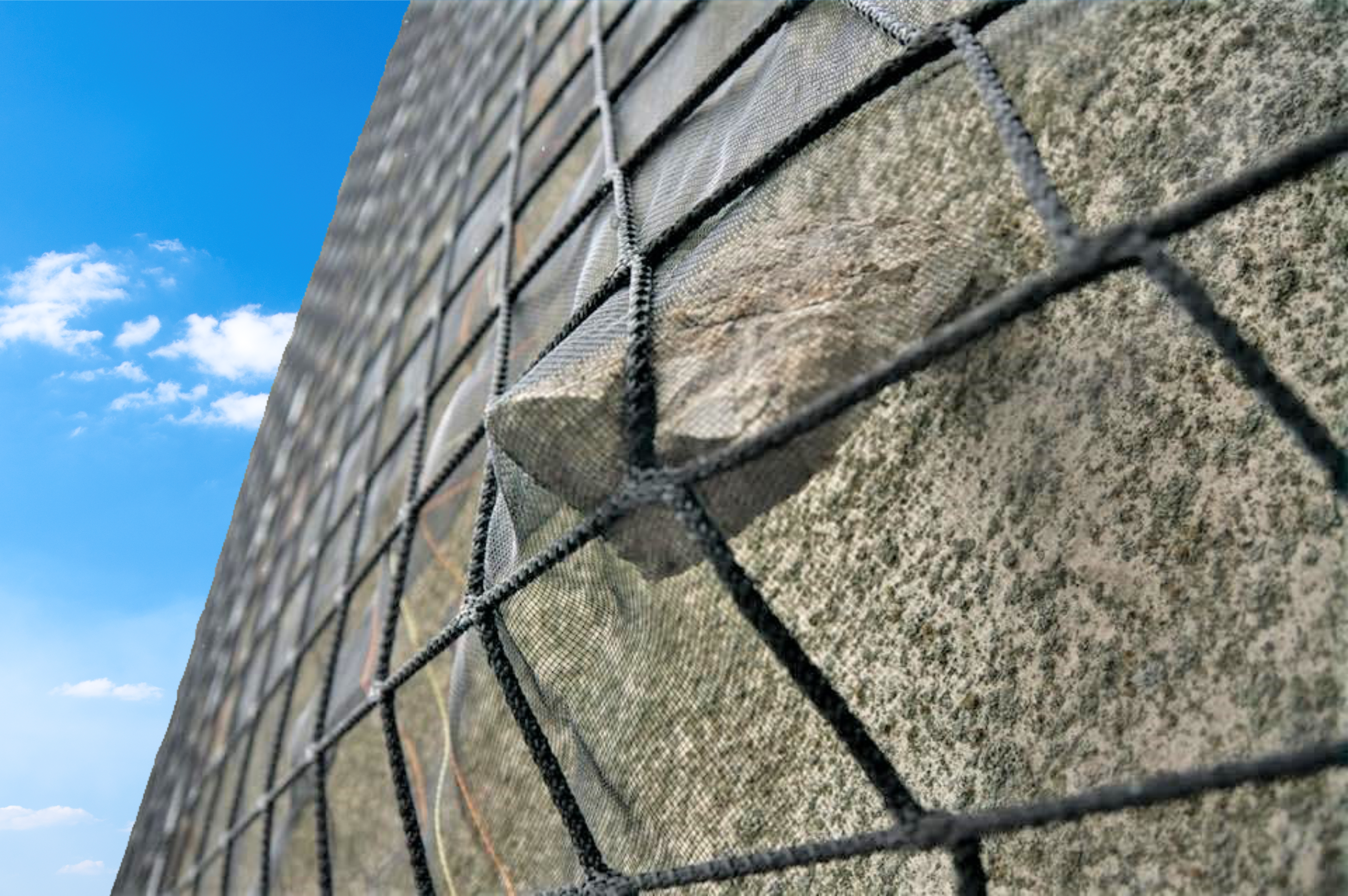 FACADE CONTAINMENT NETTING - Leon De Oro